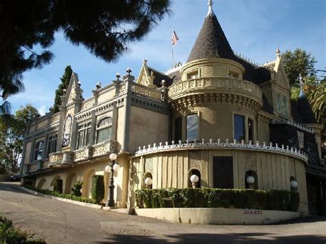From Houdini to Copperfield: Legendary Magicians at the Magic Castle